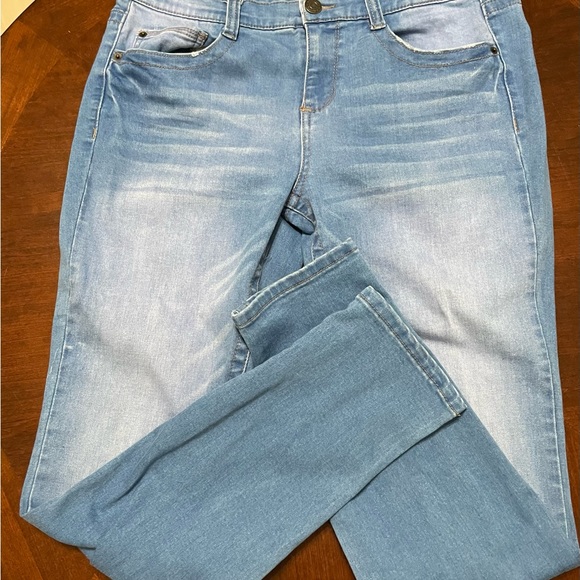 Jeans - Picture 2 of 7